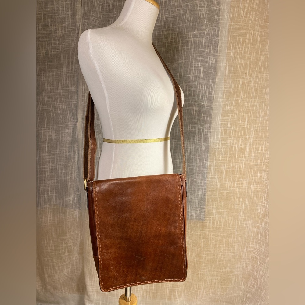 EUC AUTHENTIC OLD ANGLER MADE IN ITALY UNISEX LEATHER MESSENGER BAG